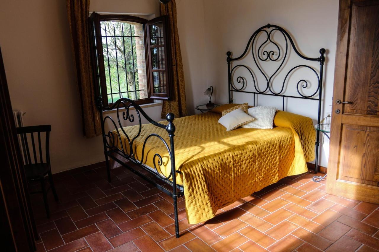 Montisi Agriturismo Bombina מראה חיצוני תמונה