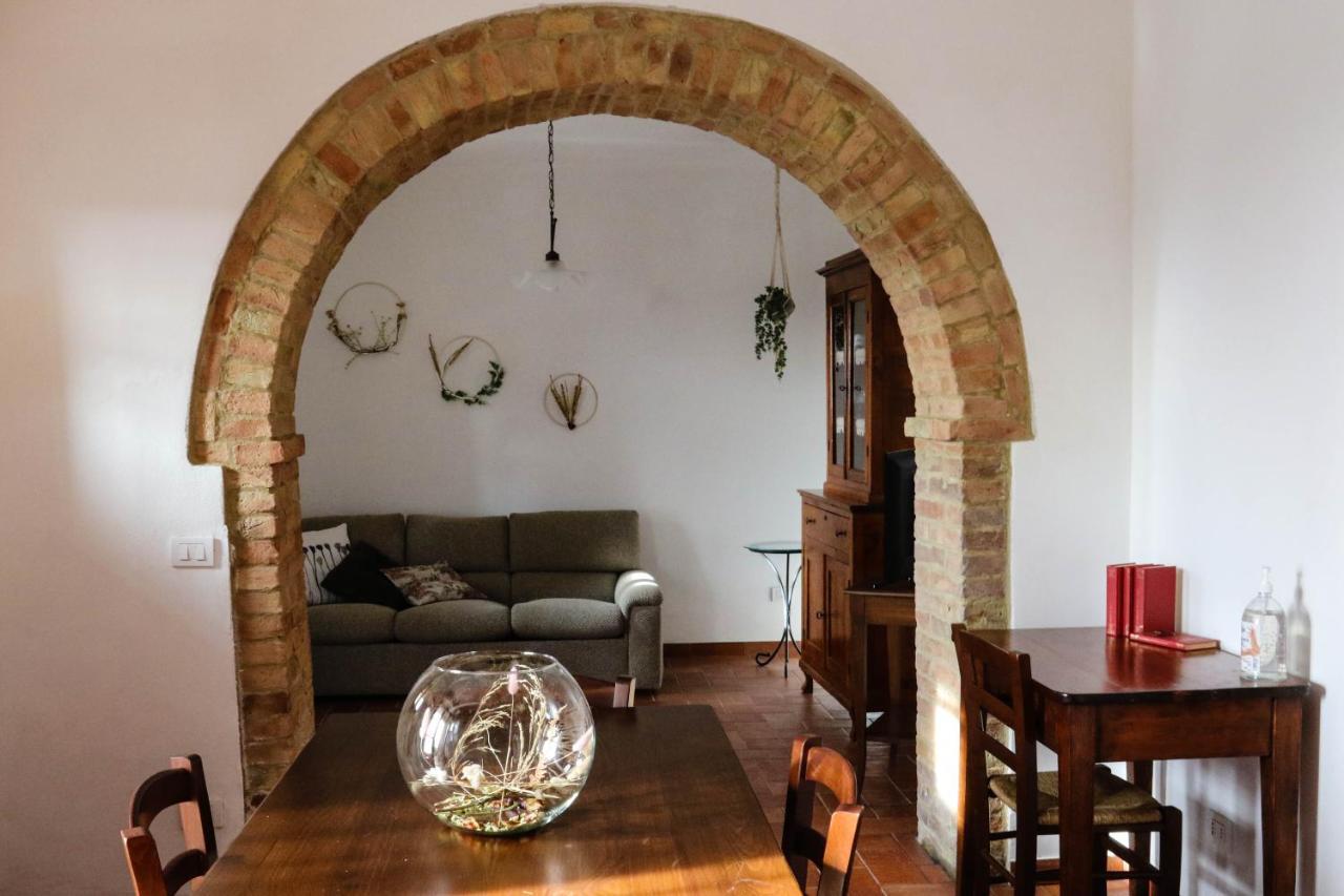 Montisi Agriturismo Bombina מראה חיצוני תמונה