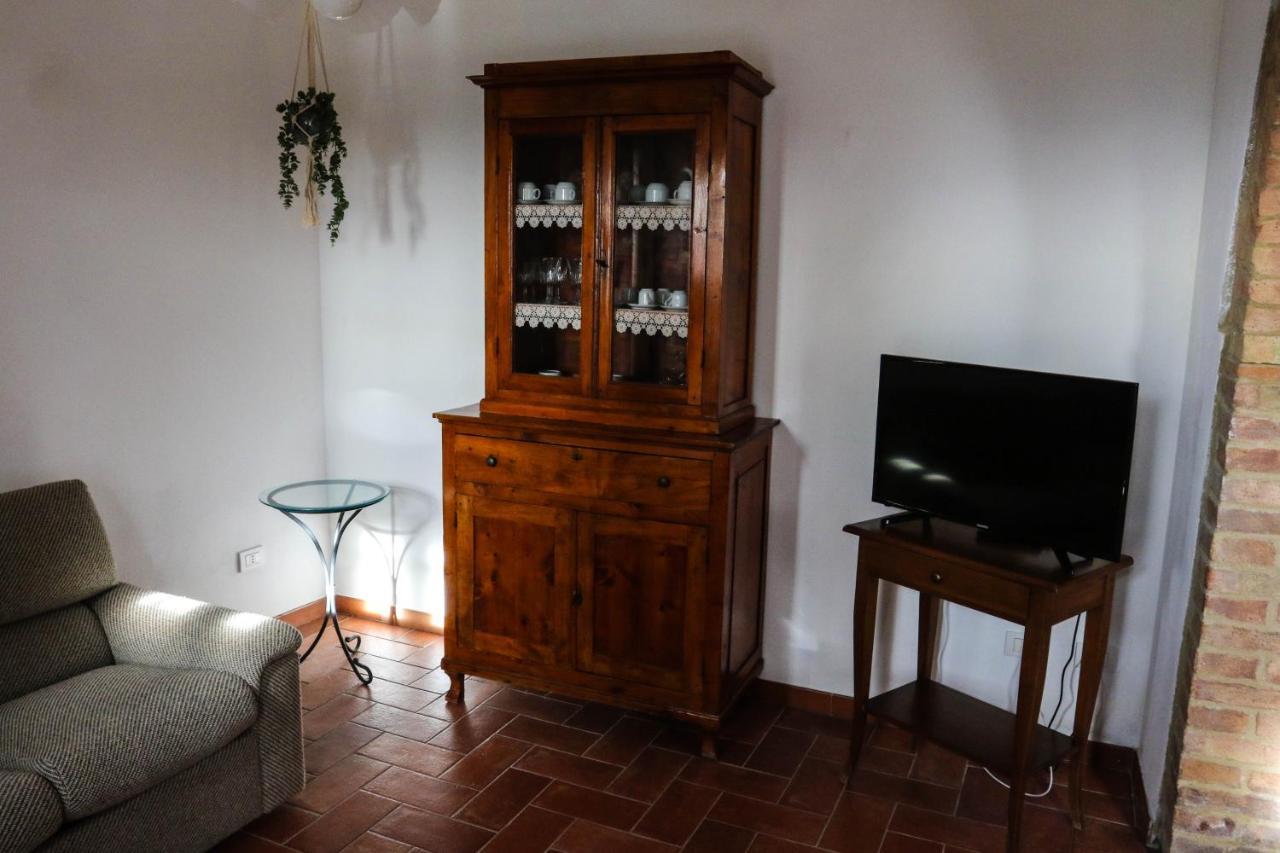 Montisi Agriturismo Bombina מראה חיצוני תמונה