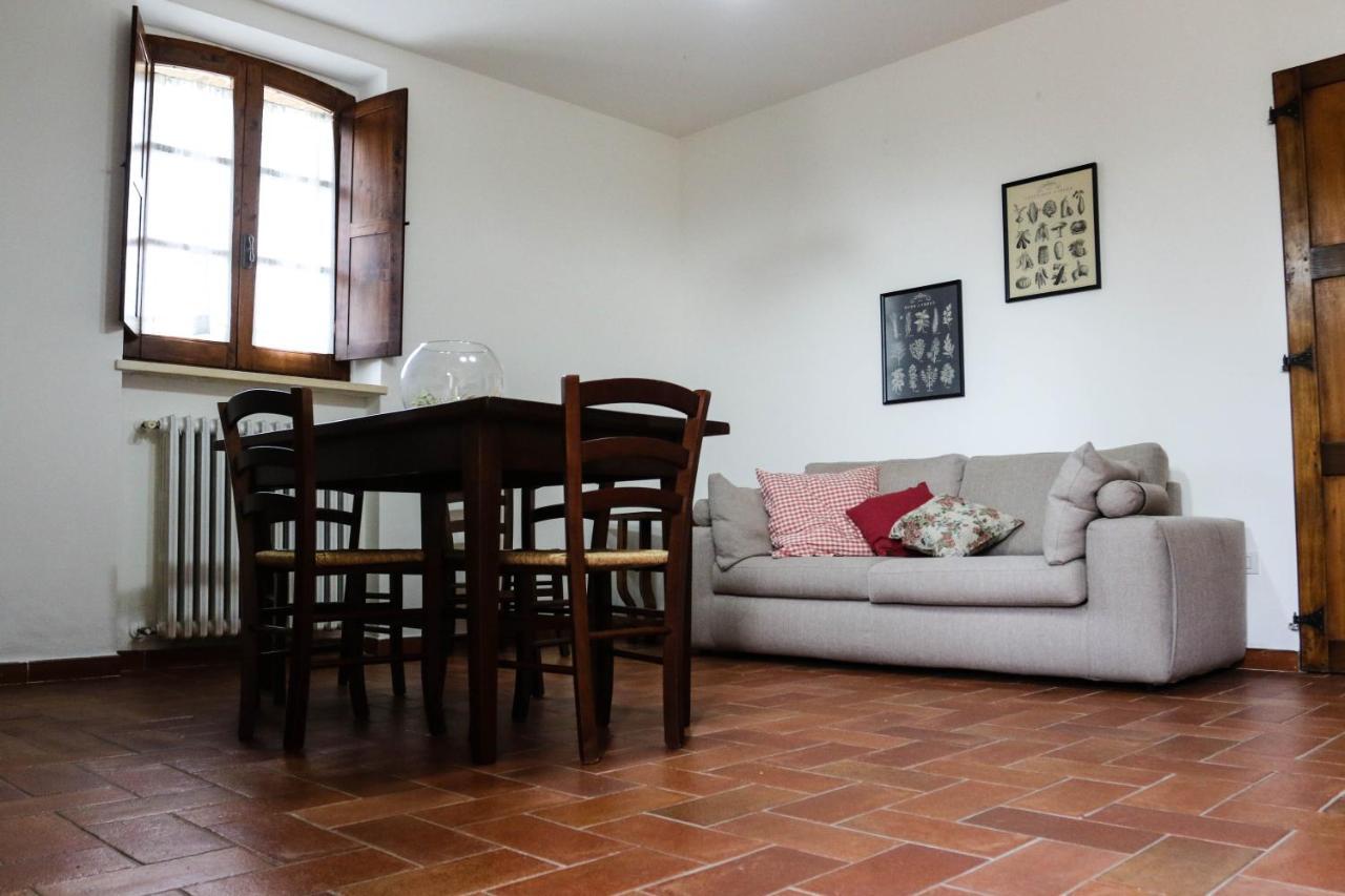 Montisi Agriturismo Bombina מראה חיצוני תמונה