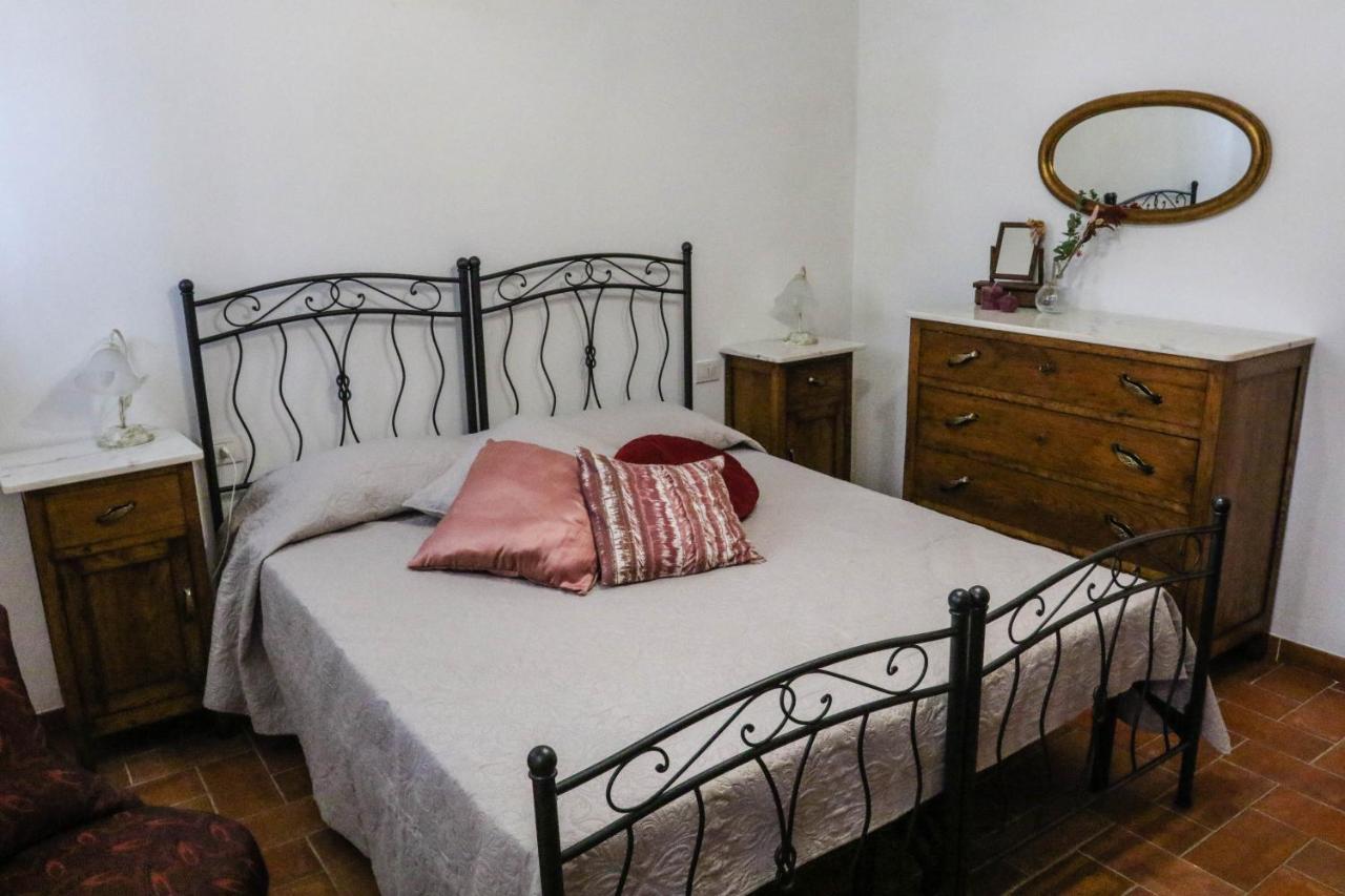 Montisi Agriturismo Bombina מראה חיצוני תמונה