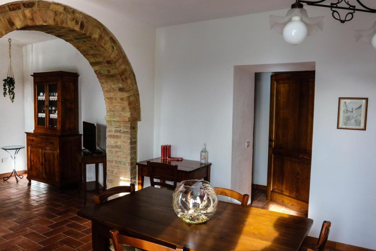 Montisi Agriturismo Bombina מראה חיצוני תמונה