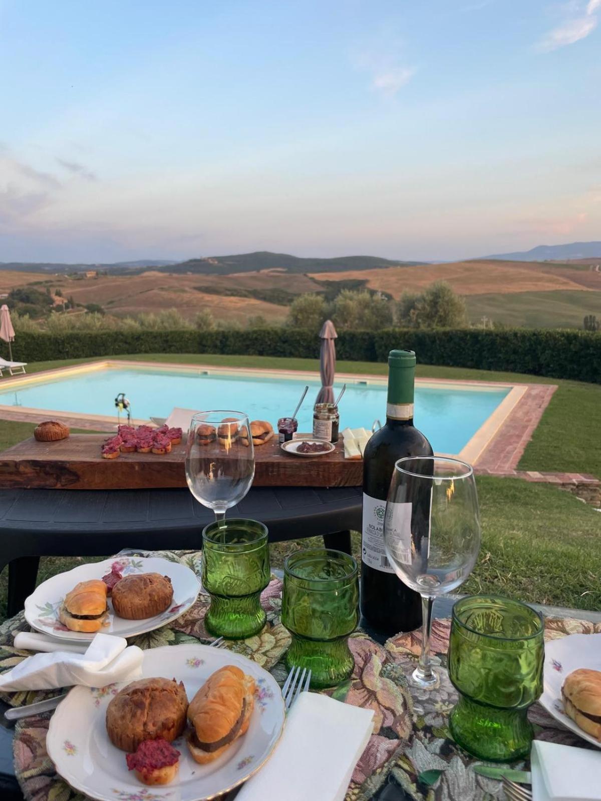 Montisi Agriturismo Bombina מראה חיצוני תמונה