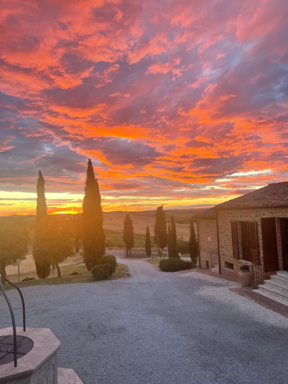 Montisi Agriturismo Bombina מראה חיצוני תמונה